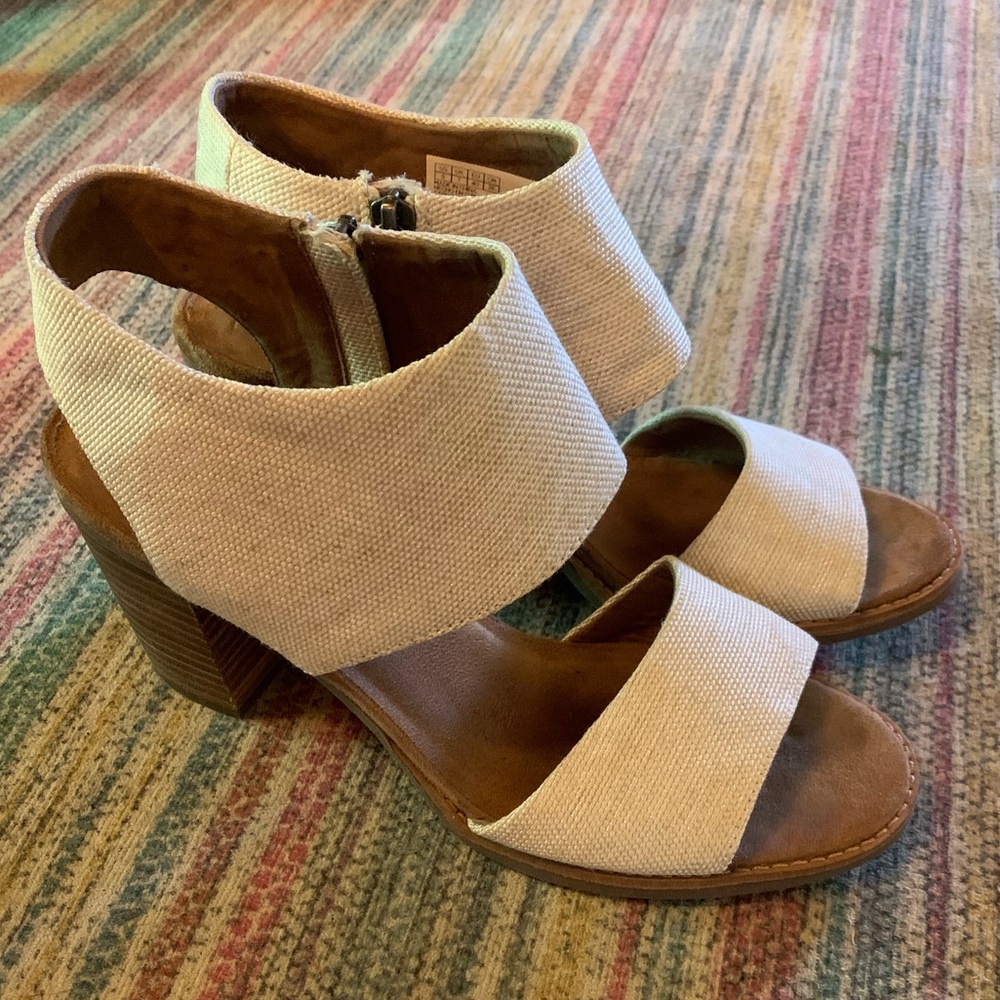 Toms Beige Sandals